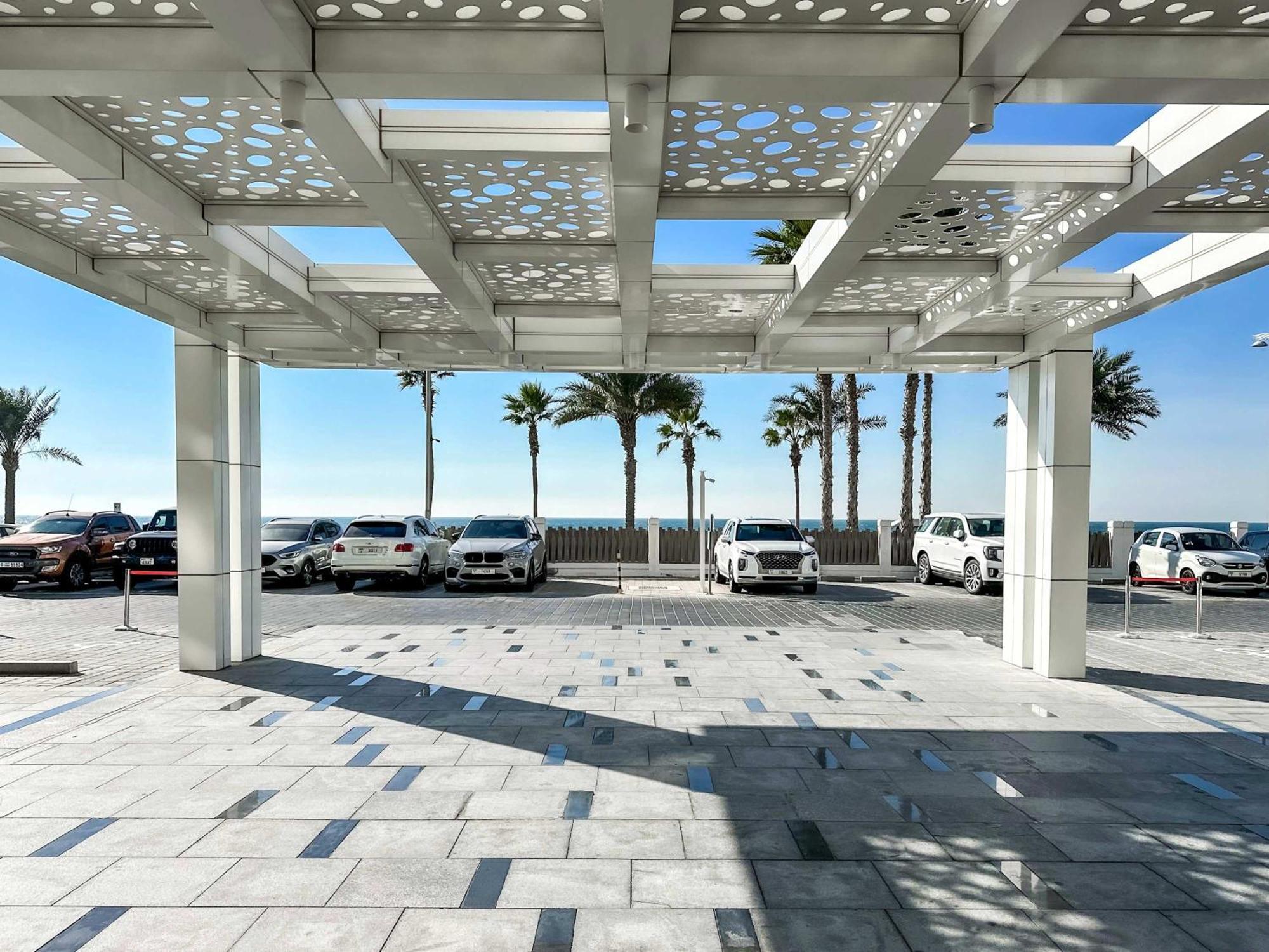 Spacious Beachfront 2 Bedroom Apartment - The 8 Dubai Eksteriør billede