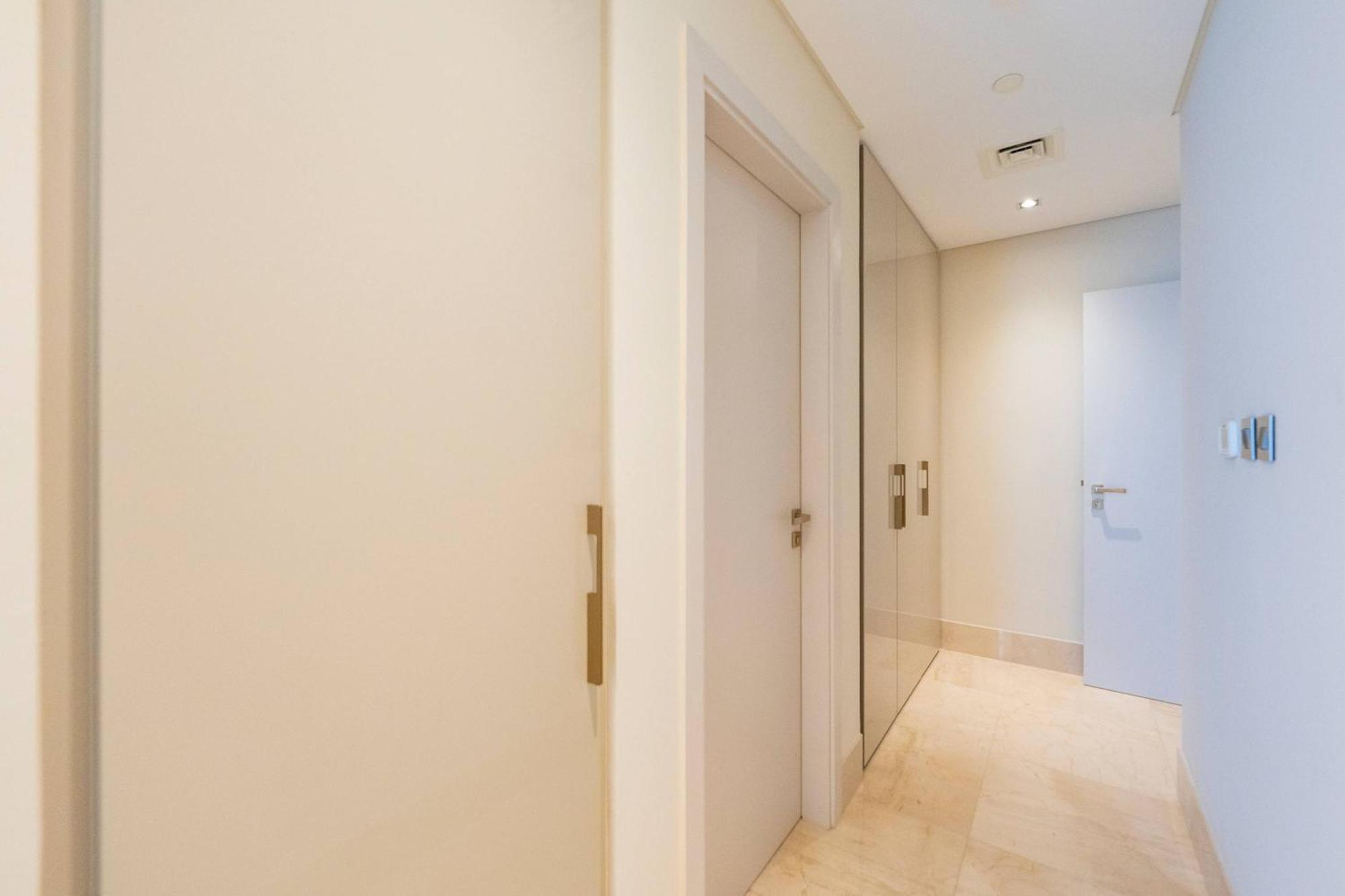 Spacious Beachfront 2 Bedroom Apartment - The 8 Dubai Eksteriør billede